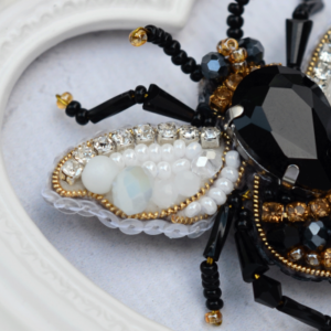 Tela Artis Brooch Making Kit - Bee - Image 4