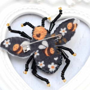 Tela Artis Brooch Making Kit - Bee - Image 7