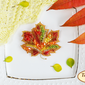 Tela Artis Brooch Making Kit - Maple Leaf - Image 1