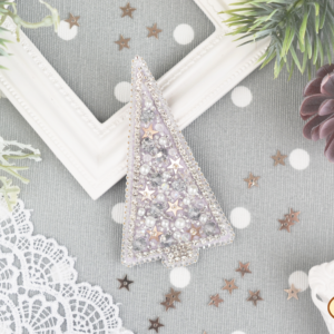 Tela Artis Brooch Making Kit - Diamond Christmas Tree - Image 1