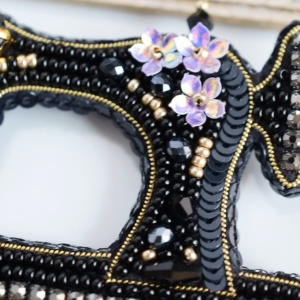 Tela Artis Brooch Making Kit - Black Sewing Machine - Image 2